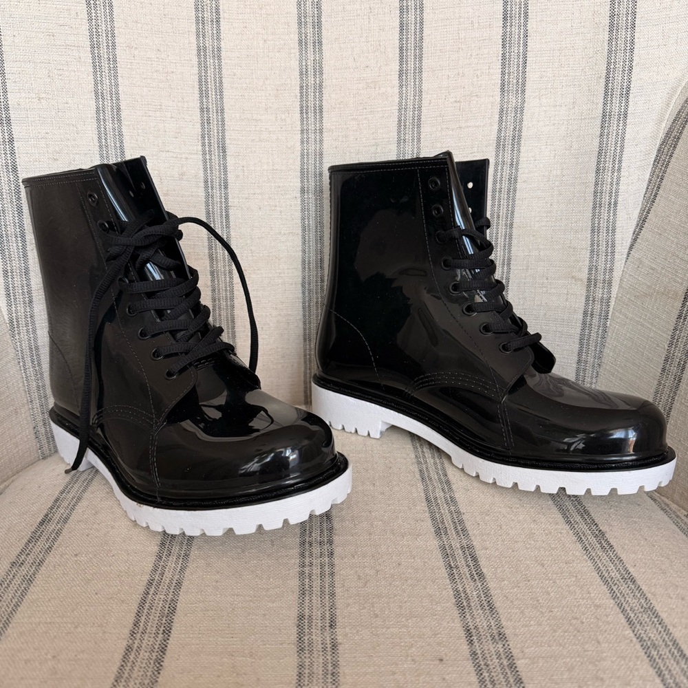 Black Lace-Up Boots - Picture 3 of 6